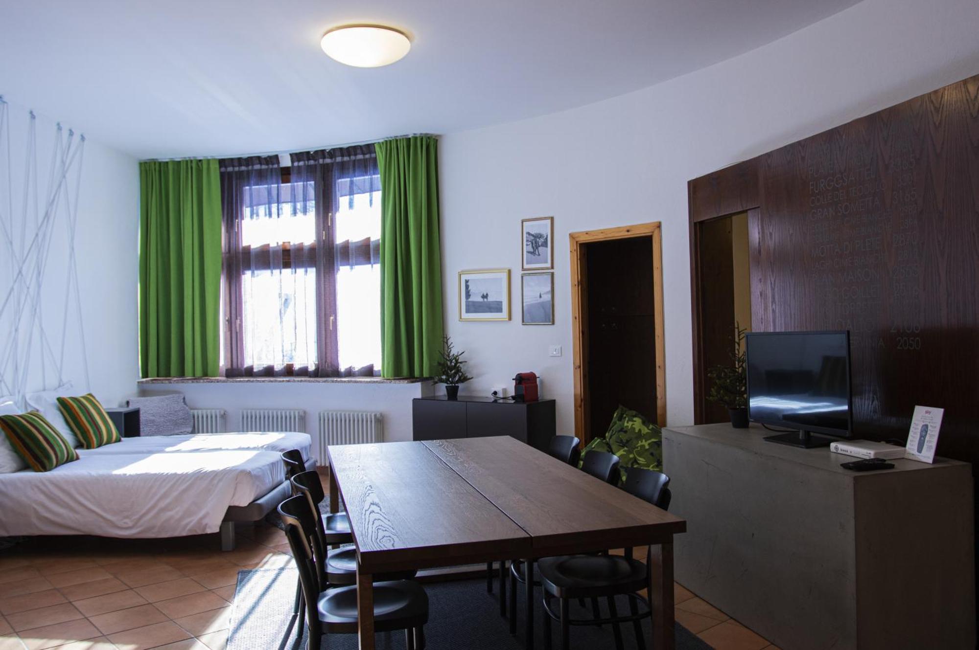 Base Camp Alpine Apartments Breuil-Cervinia Cameră foto